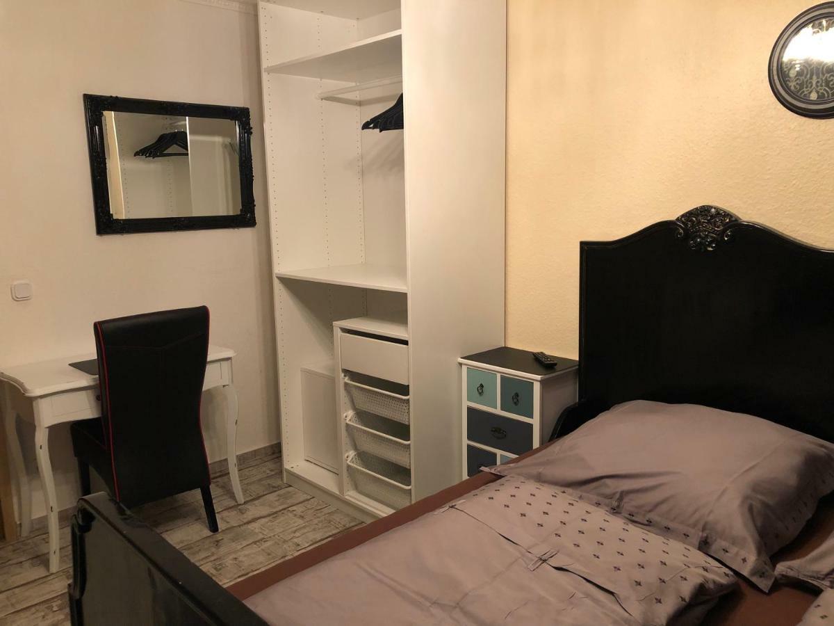 Privatunterkunft Messe Apartment&rooms *